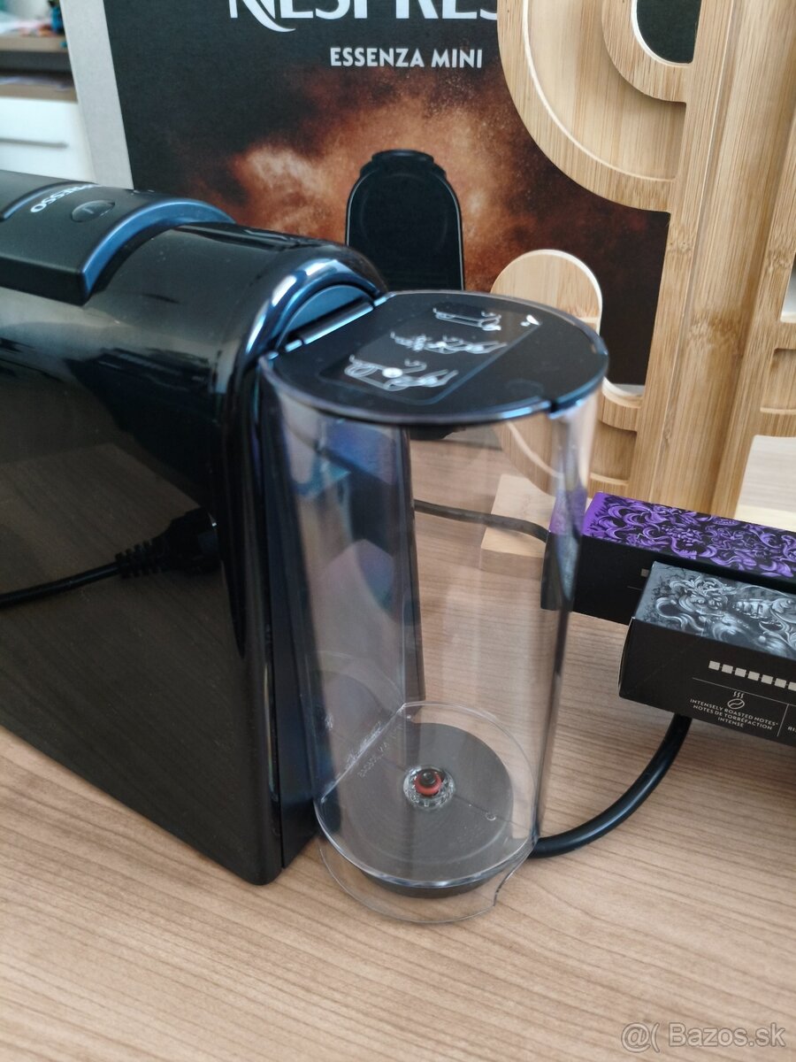 Nespresso Essenza Mini + stojan na kapsule + kapsule - 2
