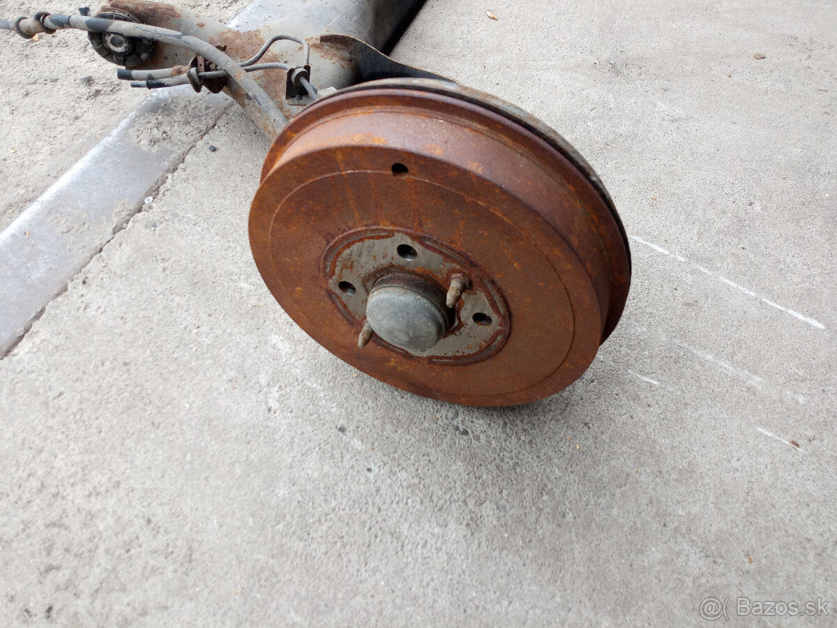 Predám nápravu na výrobu vlečky. - 2