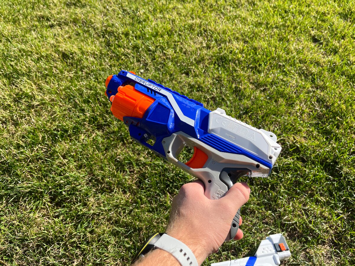 Nerf Elite Disruptor + náboje + diely navyše - 2