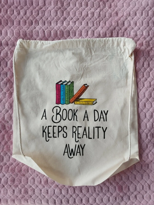 Handmade batoh A book a day keeps reality away - 2