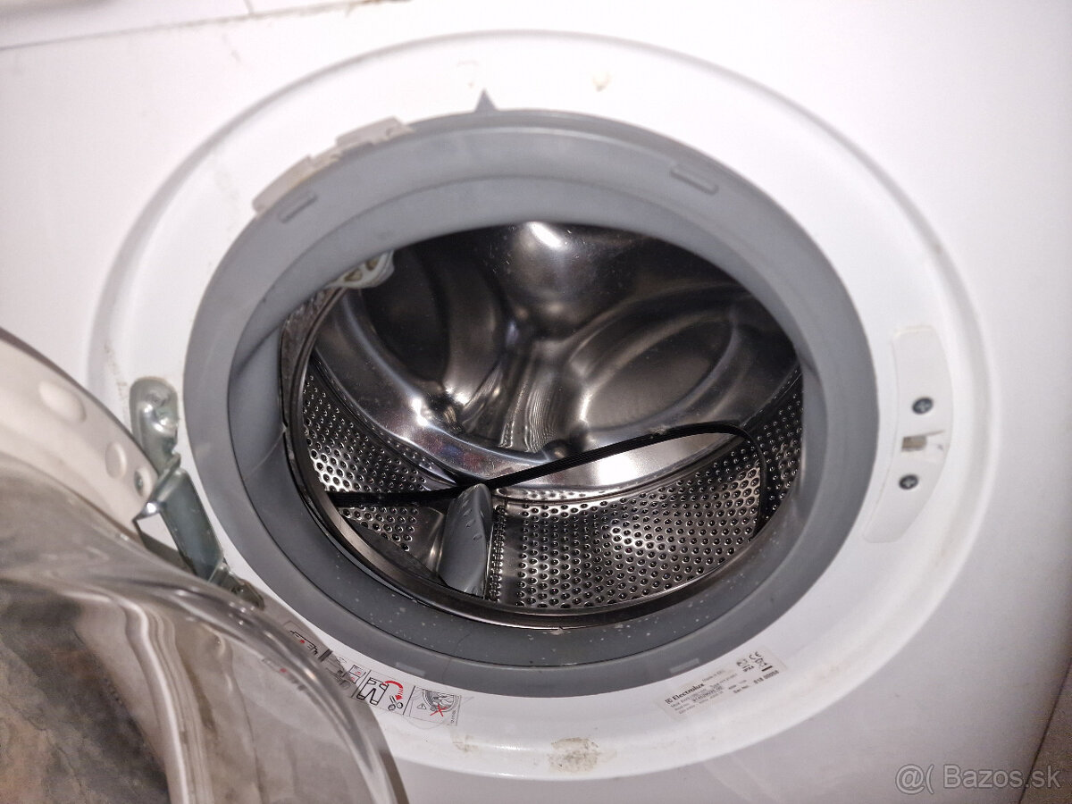 Práčka elektrolux - 2