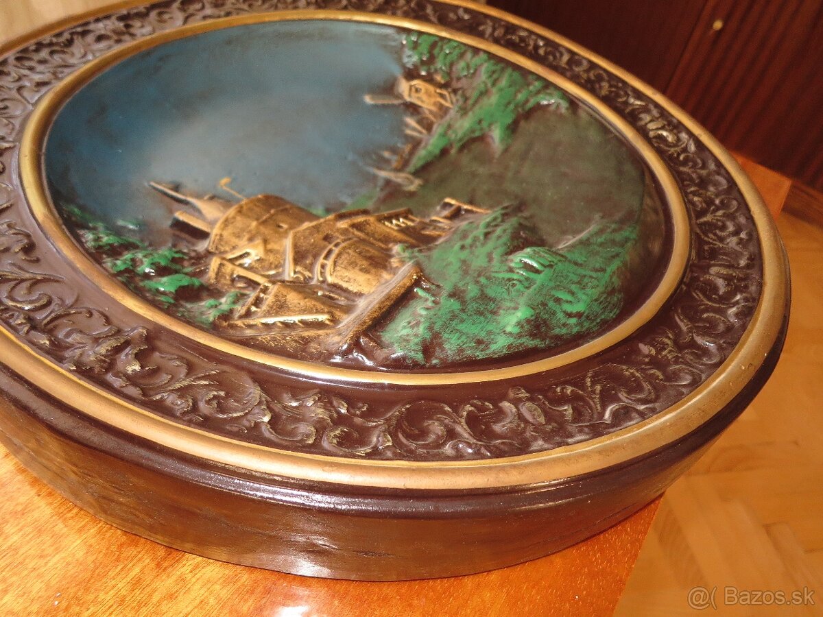 Dekoratívny nástenný reliéfny tanier - 2