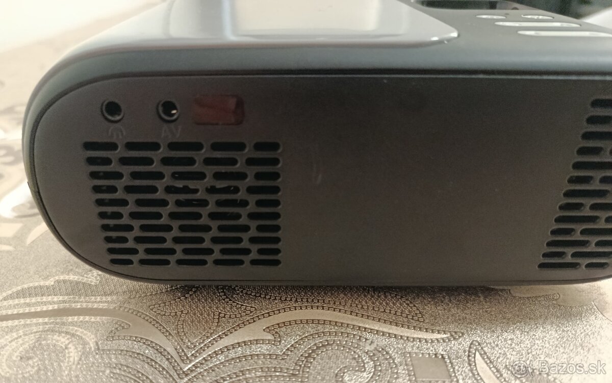 FullHD LED prenosný projektor HORLAT s Wifi Bluetooth - 2