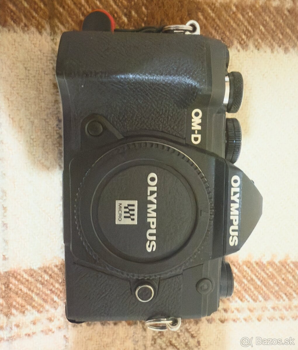 Predam Olympus OMD - M5 Mark III a sadu na macro - 2