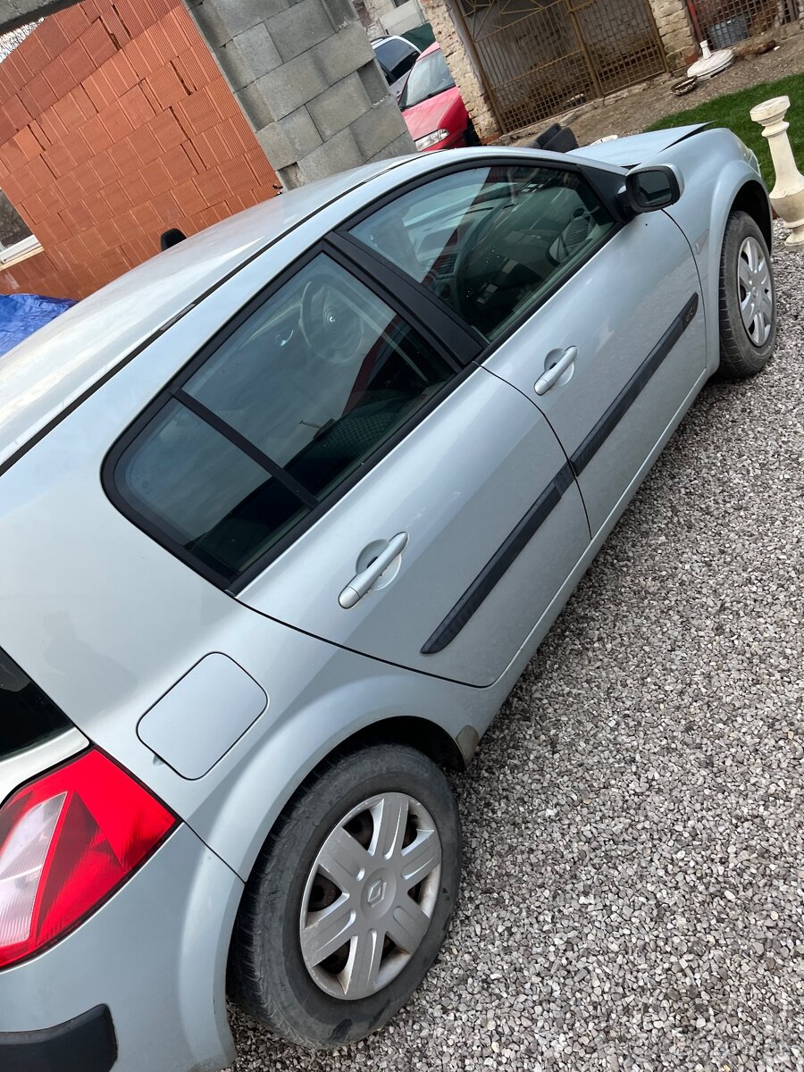 Rozpredam Renault Megane 2 - 2