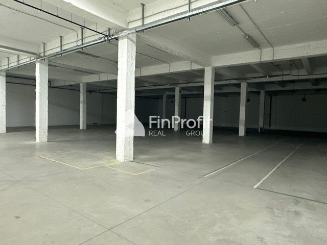 Na prenájom skladový priestor s výmerou 750 m2 v Rači. - 2