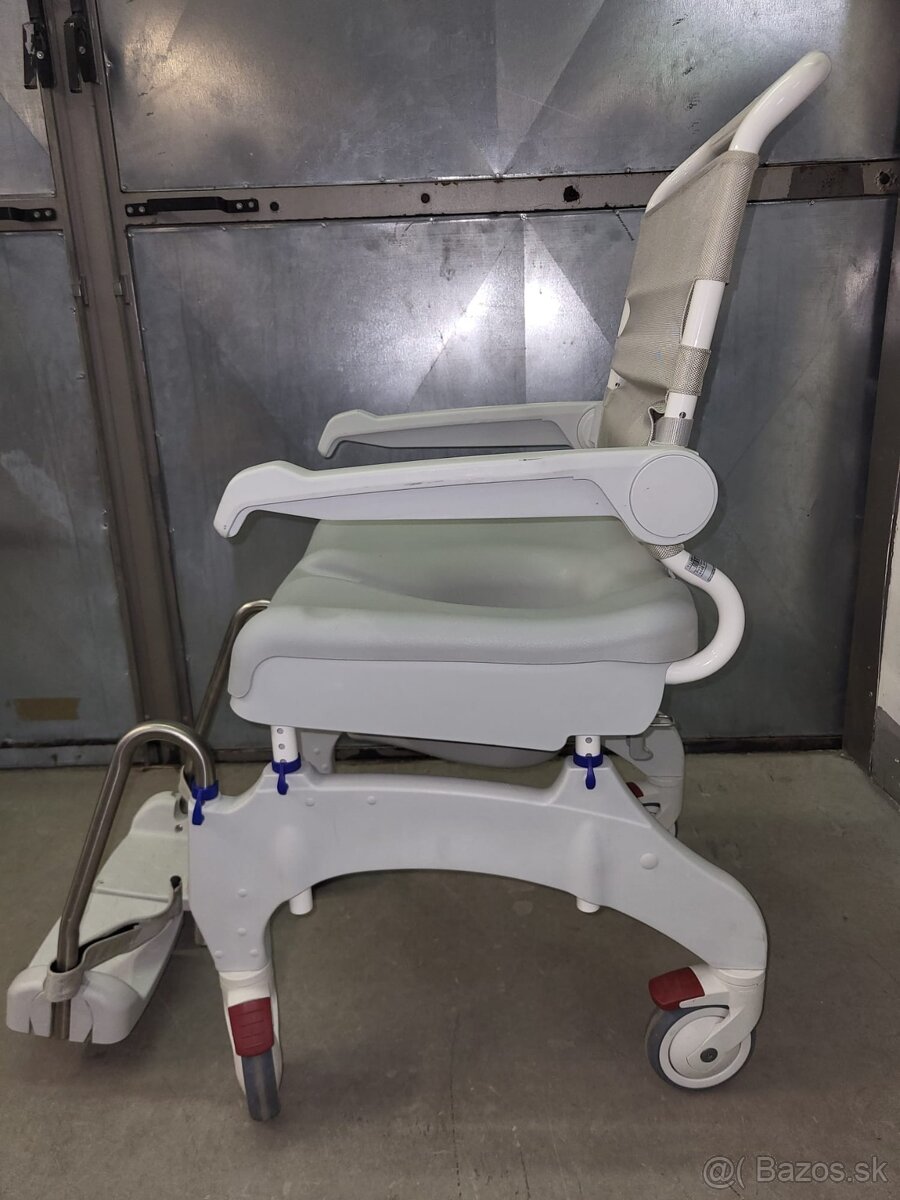 Sprchovací-toaletný vozík - 2