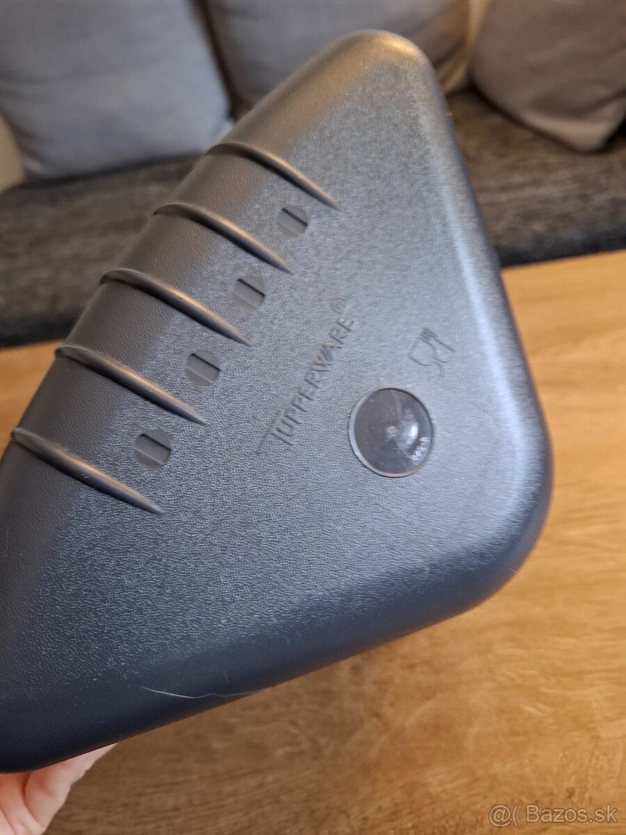 Prasiatko od Tupperware - nové - 2