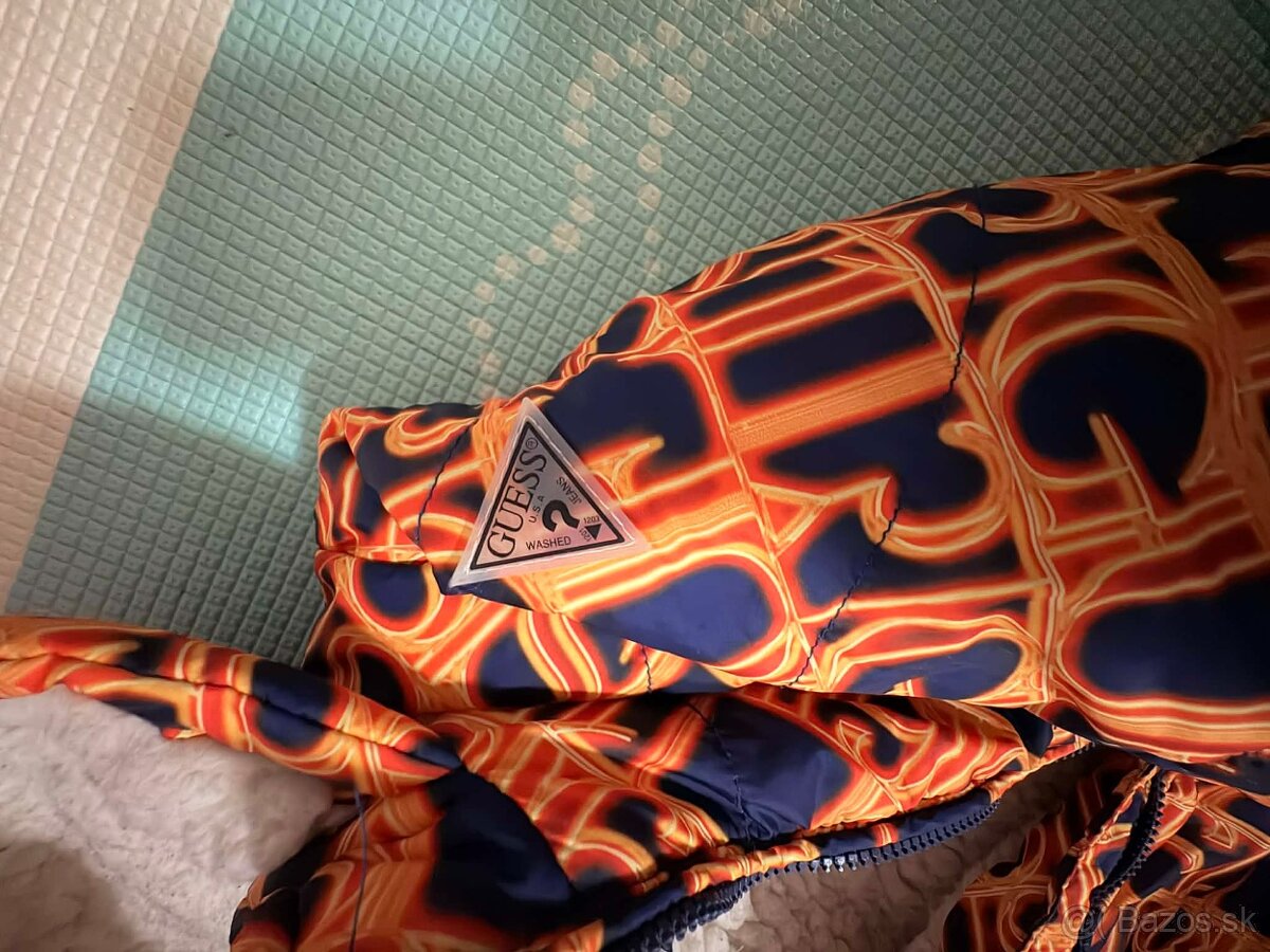 Originál Guess bunda - 2