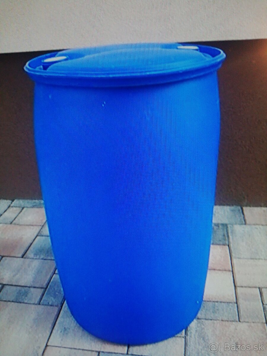 Predám plastové sudy objem 200L - 2