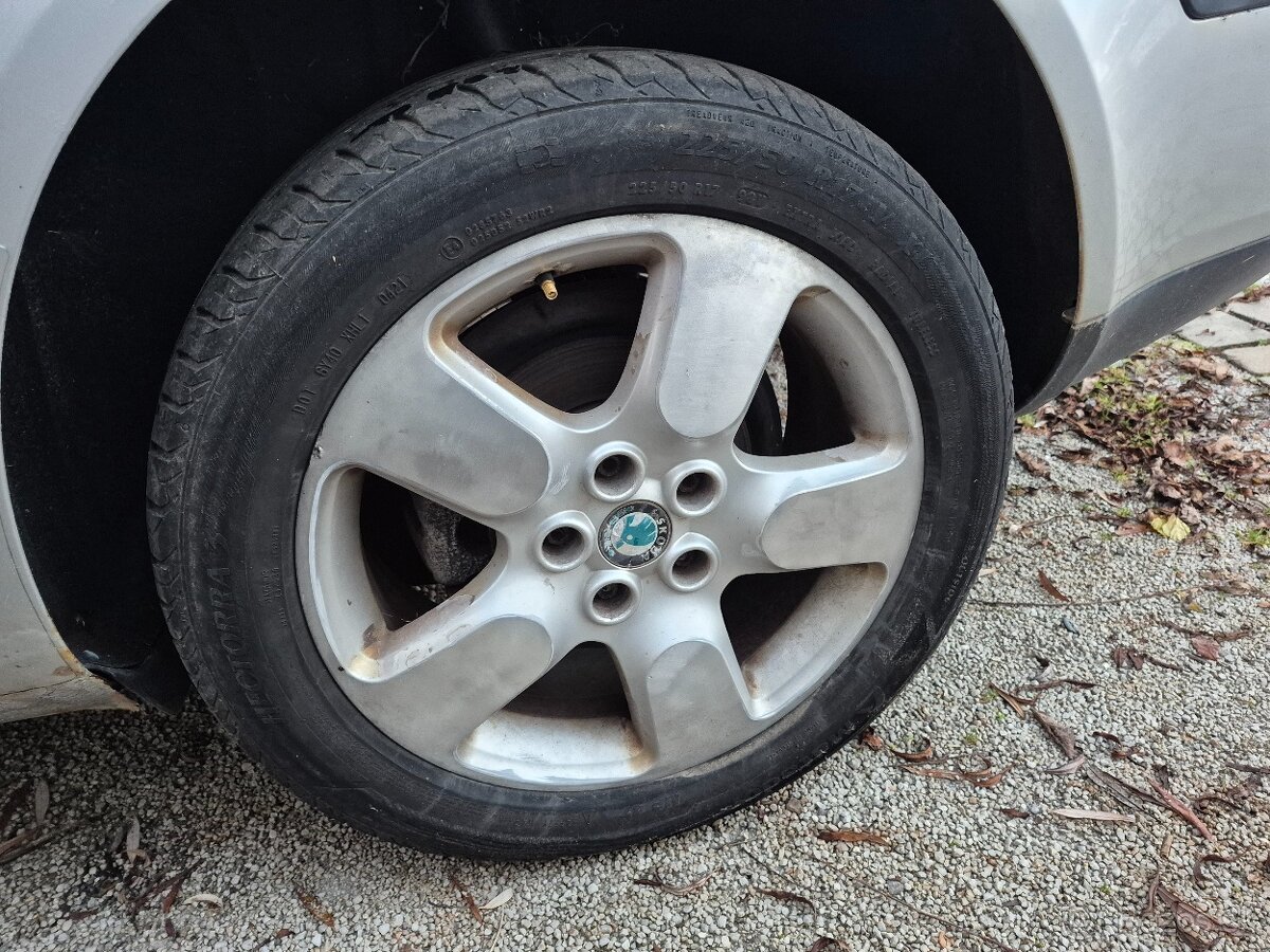 Elektróny Škoda Scout R17 - 2