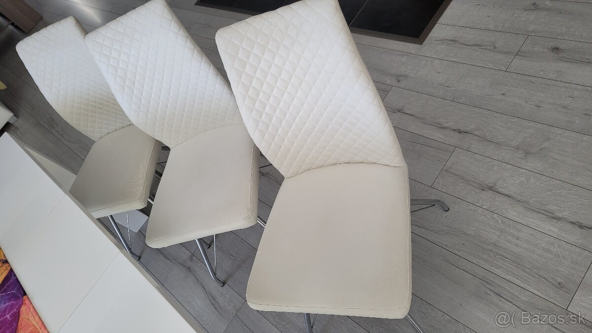 Jedálenské stoličky - 2