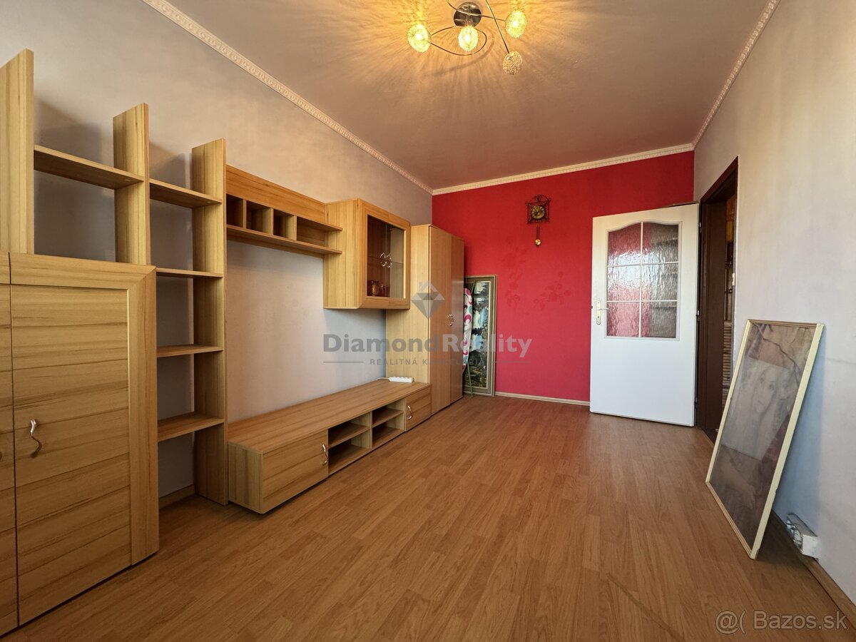 REZERVOVANÉ | NAJLACNEJŠÍ 3 IZBOVÝ BYT NA SÍDLISKU ŤAHANOVCE - 2