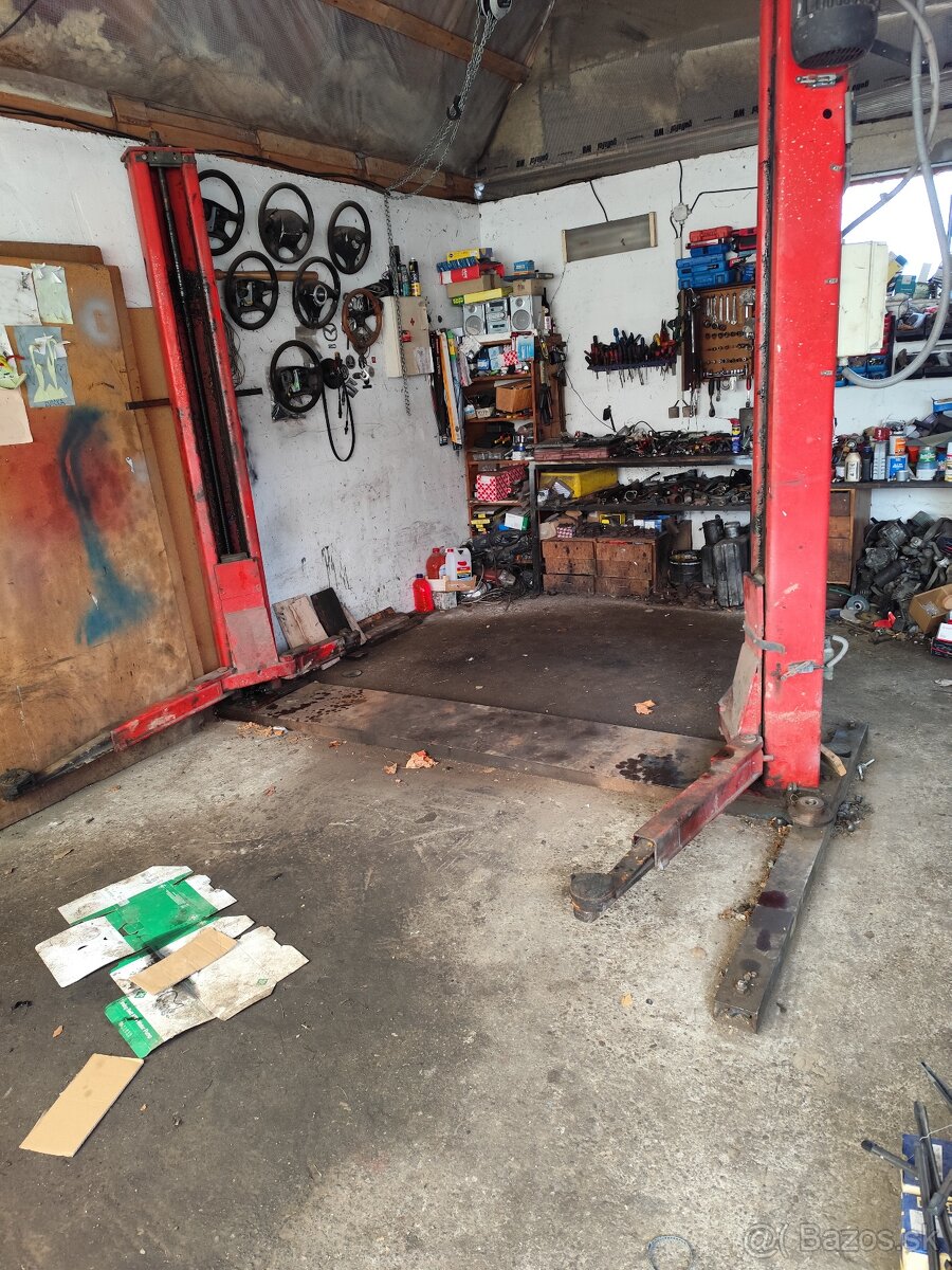 Dvojstlpovy zdvihak - 2