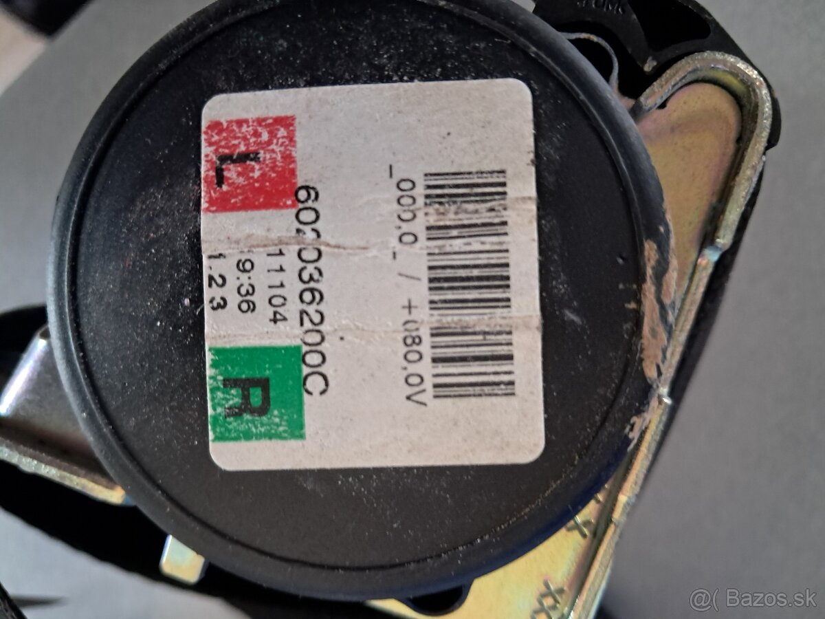 Škoda octavia 2 zadne pasy - 2