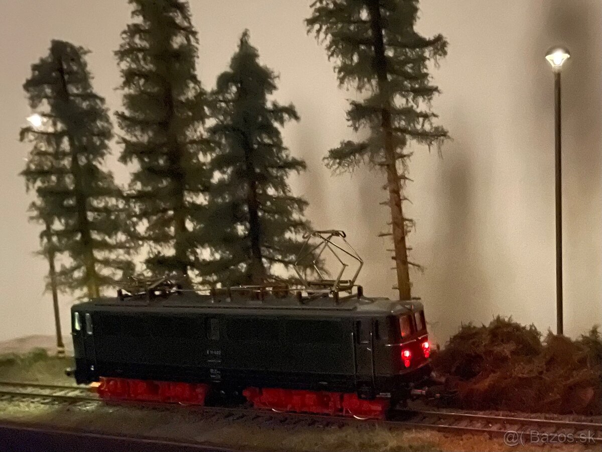 Elektrický rušeň E11 Piko 1:87 H0 - 2