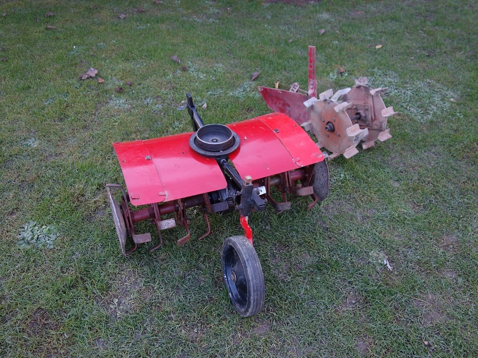 rotavator agzat s obor. kolieskami a radličkou - 2