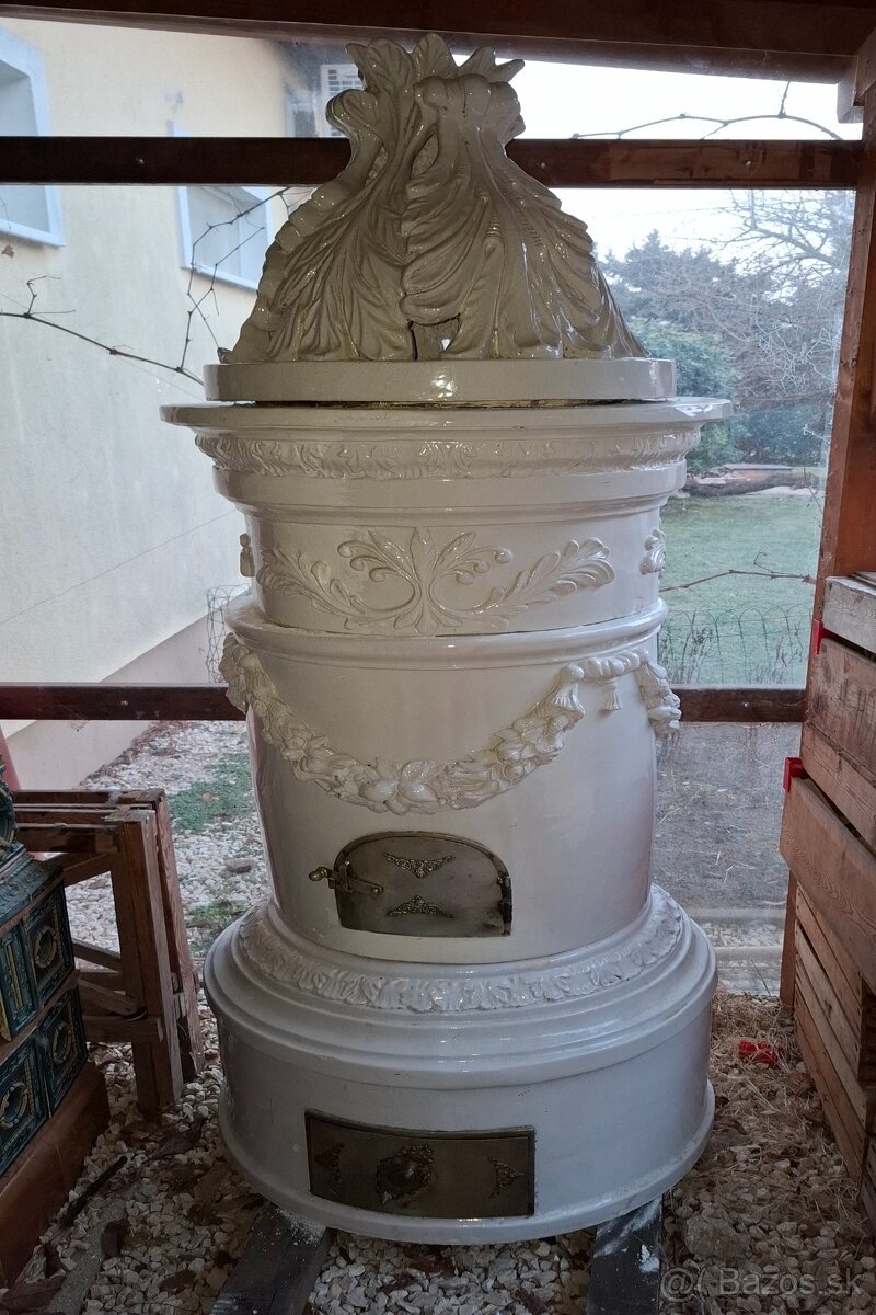 Kachlova pec starozitná - 2