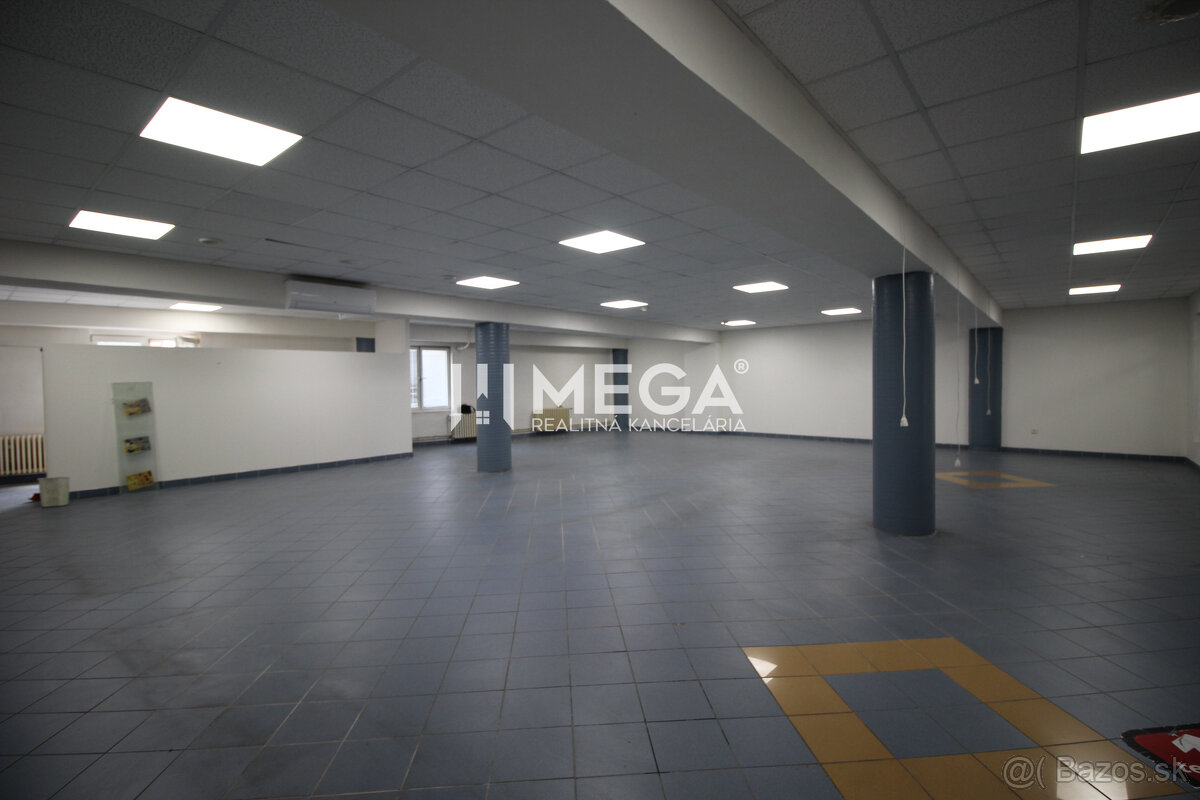 Na prenájom - priestor 185 m2 v centre mesta Humenné - 2