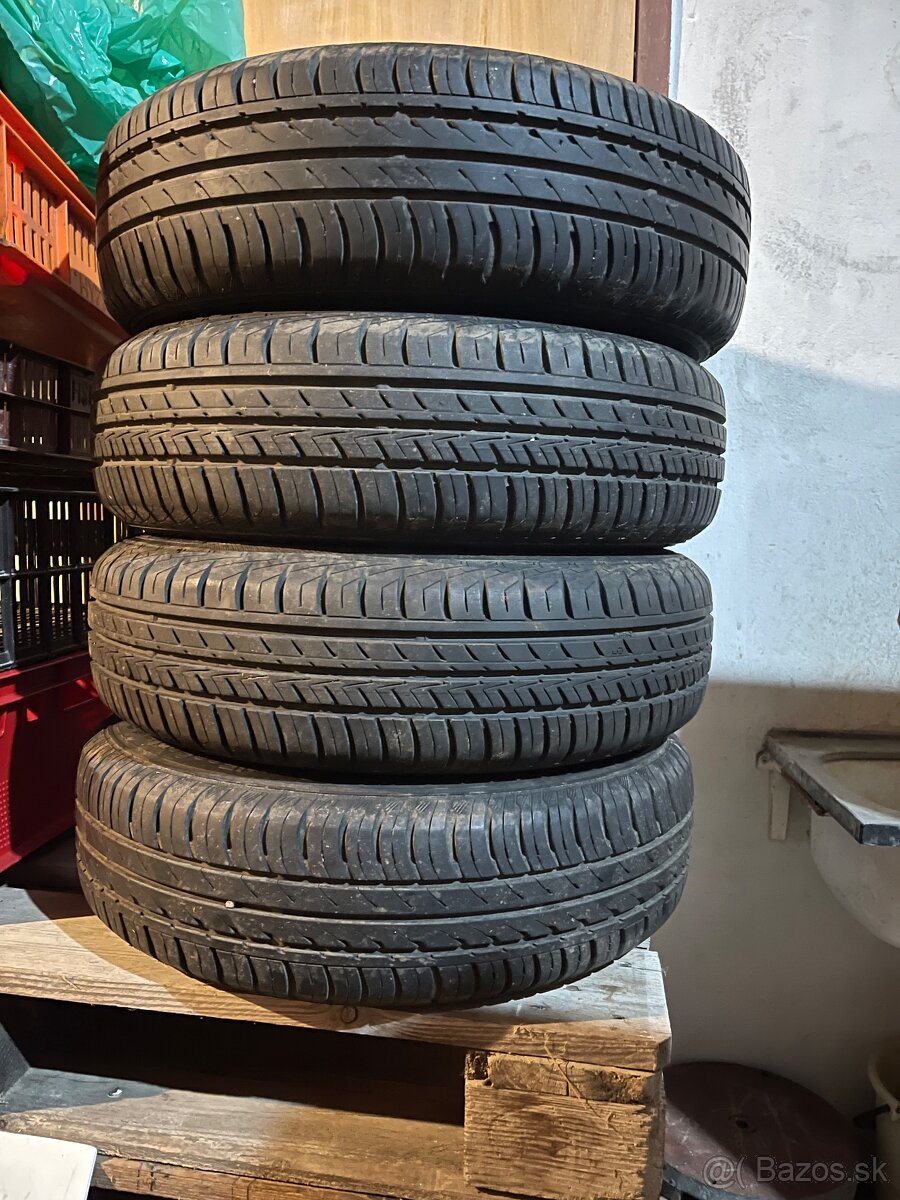 Predám pneu na fabiu s diskami - 2