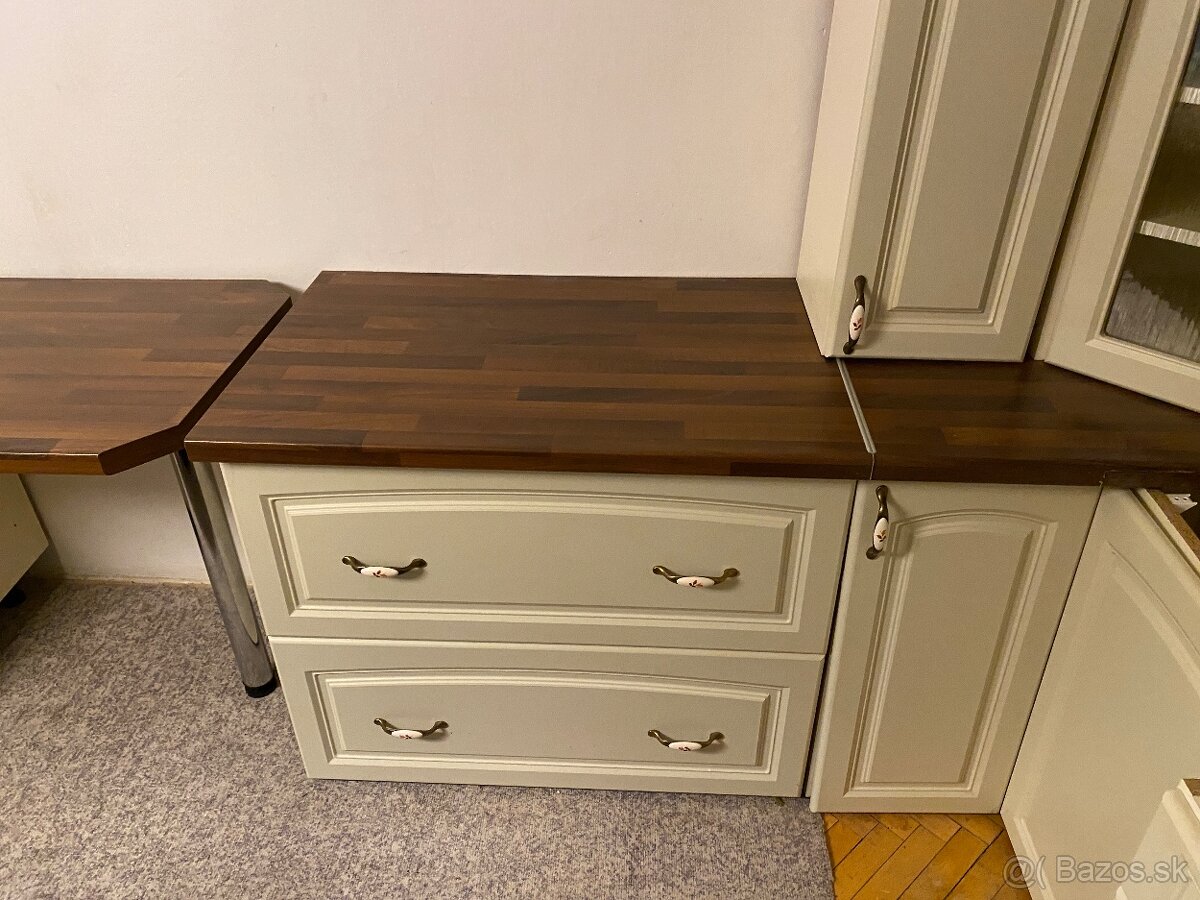 Rohová rustikálna kuchynska linka + komoda + barový pult - 2