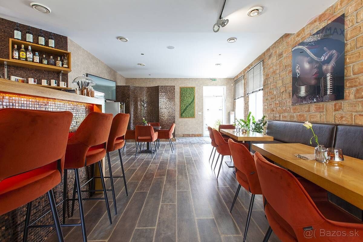 Na prenájom kaviareň v centre mesta Malacky - 2