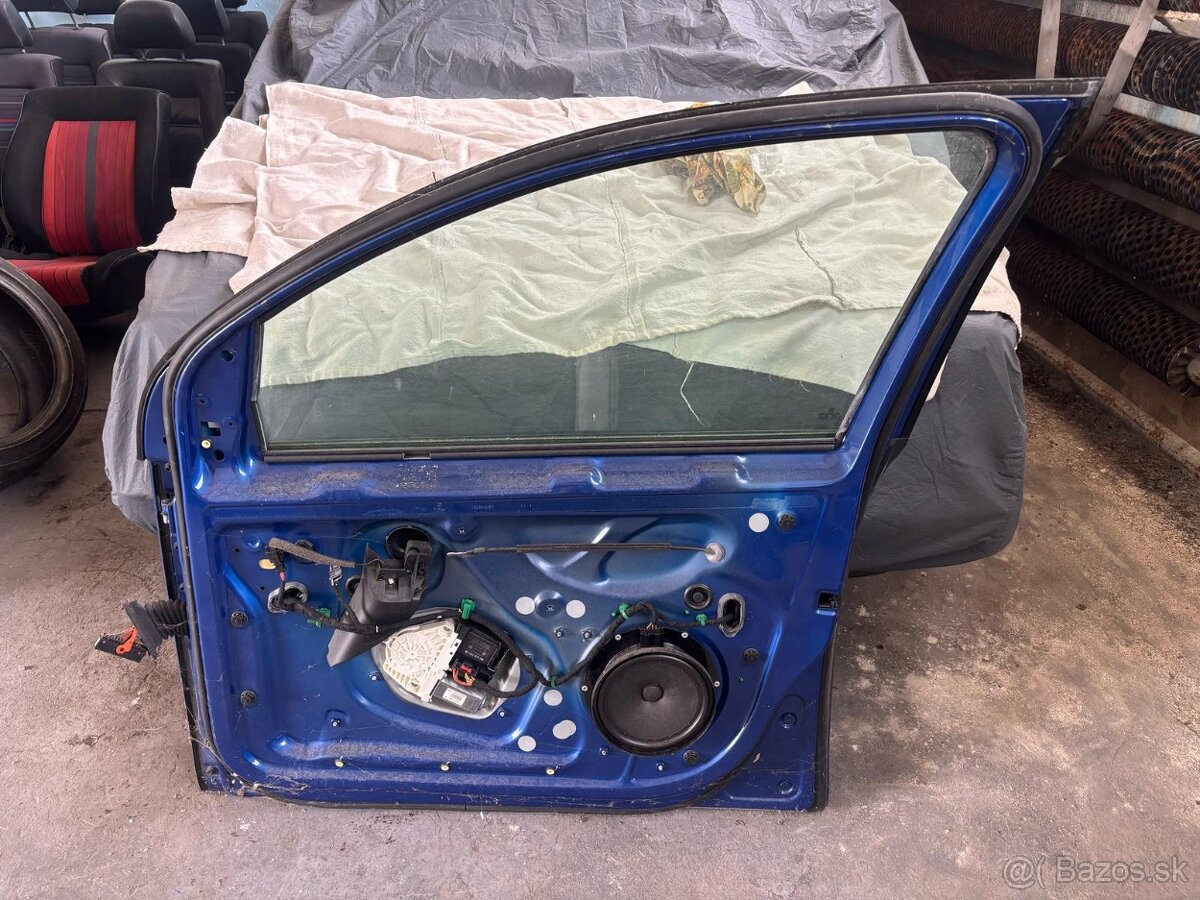 Predám pred.prave dvere VW GOLF V-5 5.dv. - 2