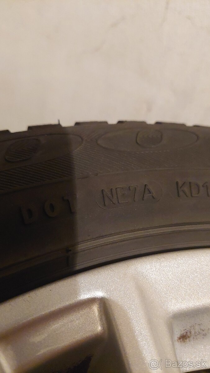 235/55 R17 vredestein a good year - 2