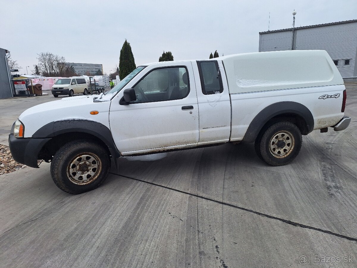 NISSAN NAVARA 2,5TD 4X4 KLÍMA ŤAŽNÉ 2006 ROK - 2