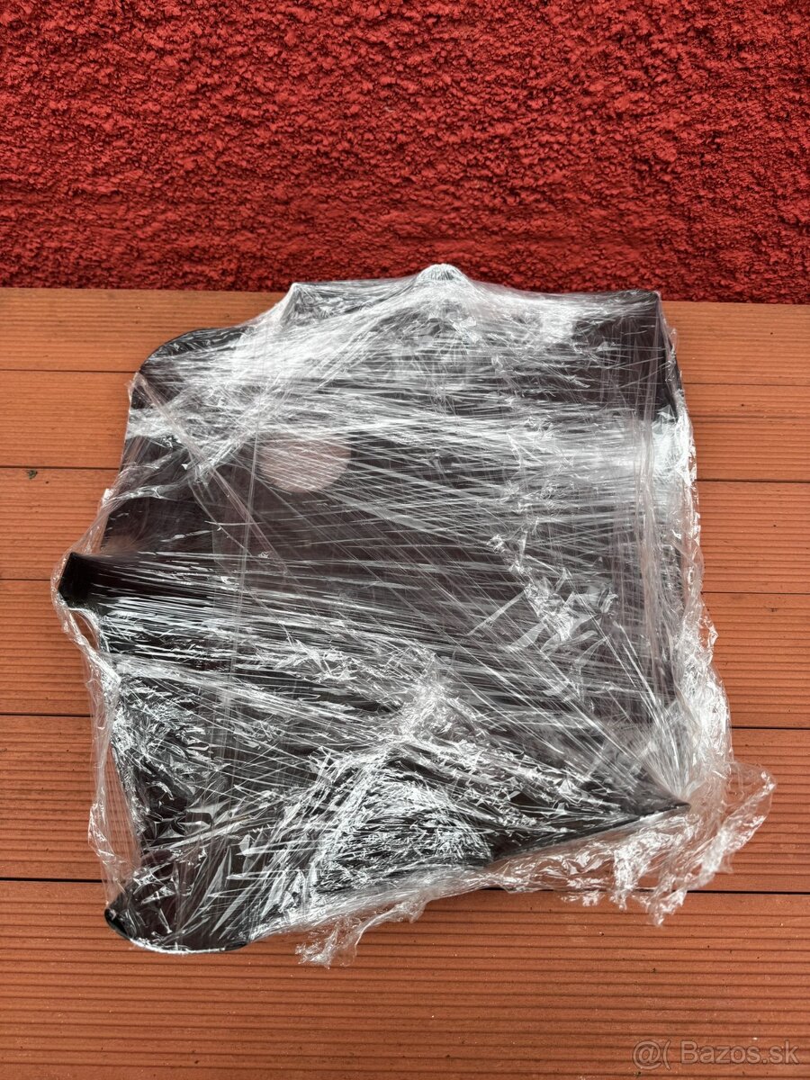 vrchný kryt motora vw golf iv - 2