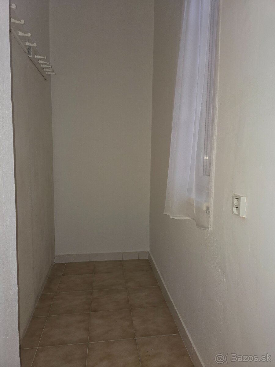 Ponúkam obchodné priestory, možnosť prevádzky - 2