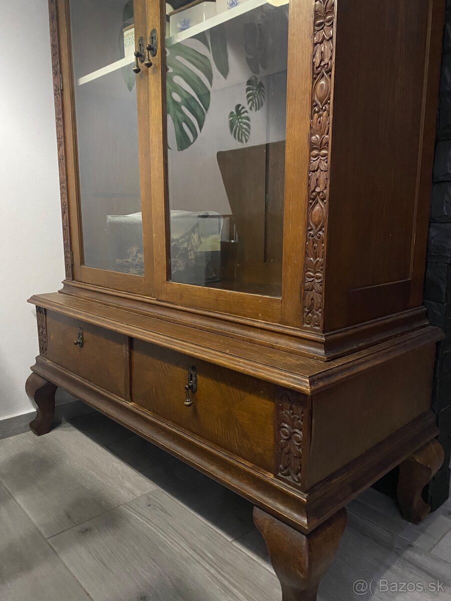Vitrínová skriňa - 2