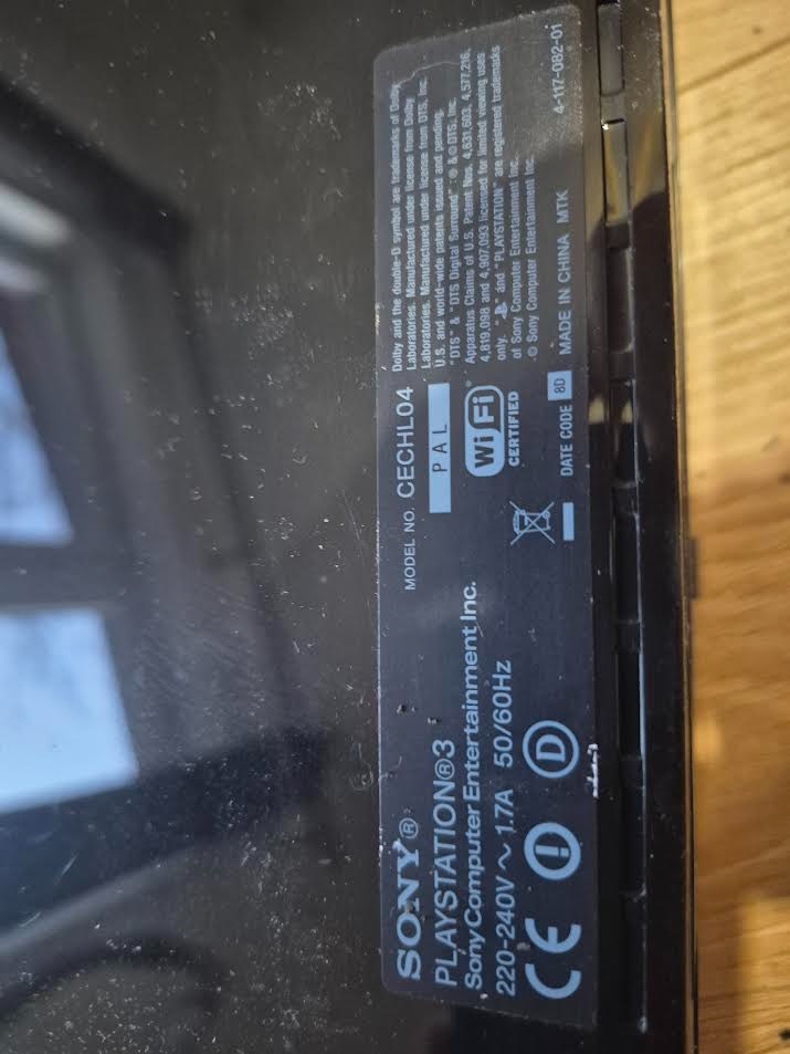 Predám veľký PS3 set: Konzola FAT, 17 hier, Sharp Shooter a - 2