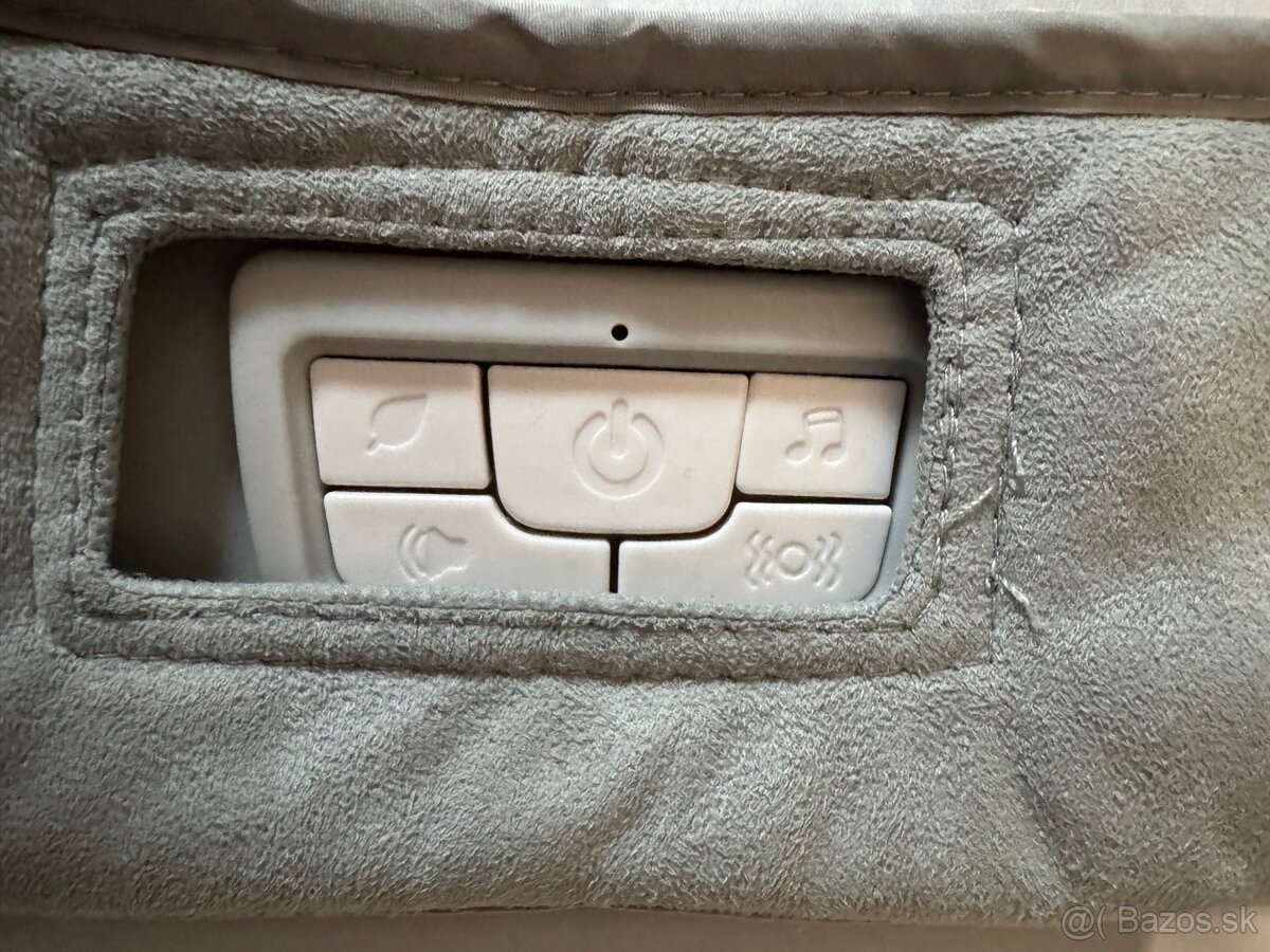 Ingenuity Hojdačka vibrujúca s melódiou Cuddle Lamb 2019 - 2