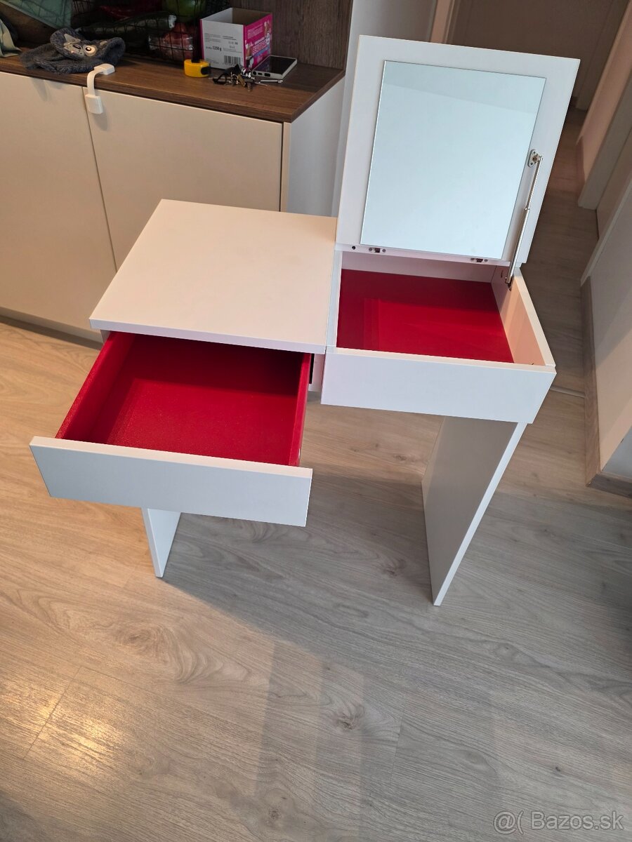 Kozmetický stolík Brimnes Ikea - 2