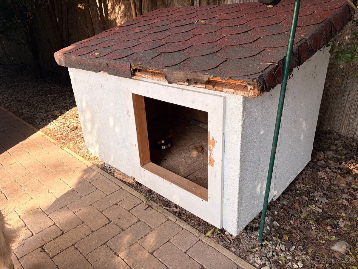 Darujem izolovanú psiu búdu - 2