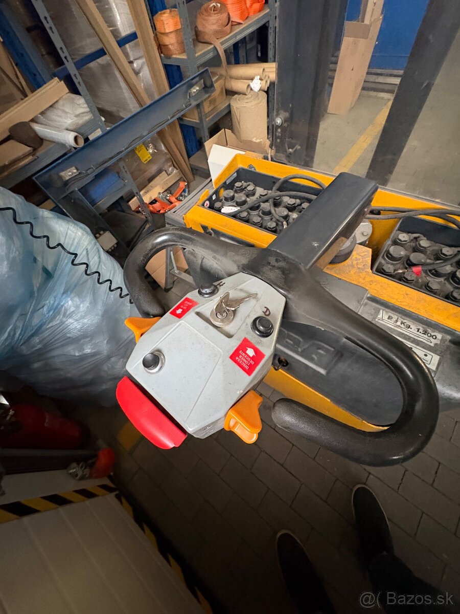 Predané elektricky ručný vysokozdvižný vozik - 2