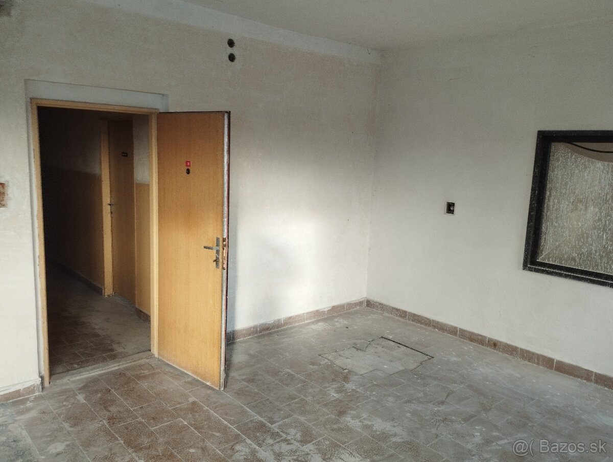Sklad, dielňa v areáli vo Zvolene - 32m2 - 2