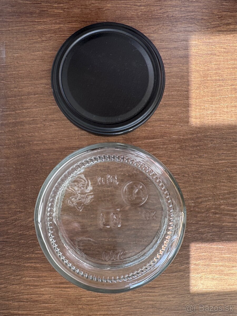 NA PREDAJ sklenené poháriky s čiernym viečkom - 2