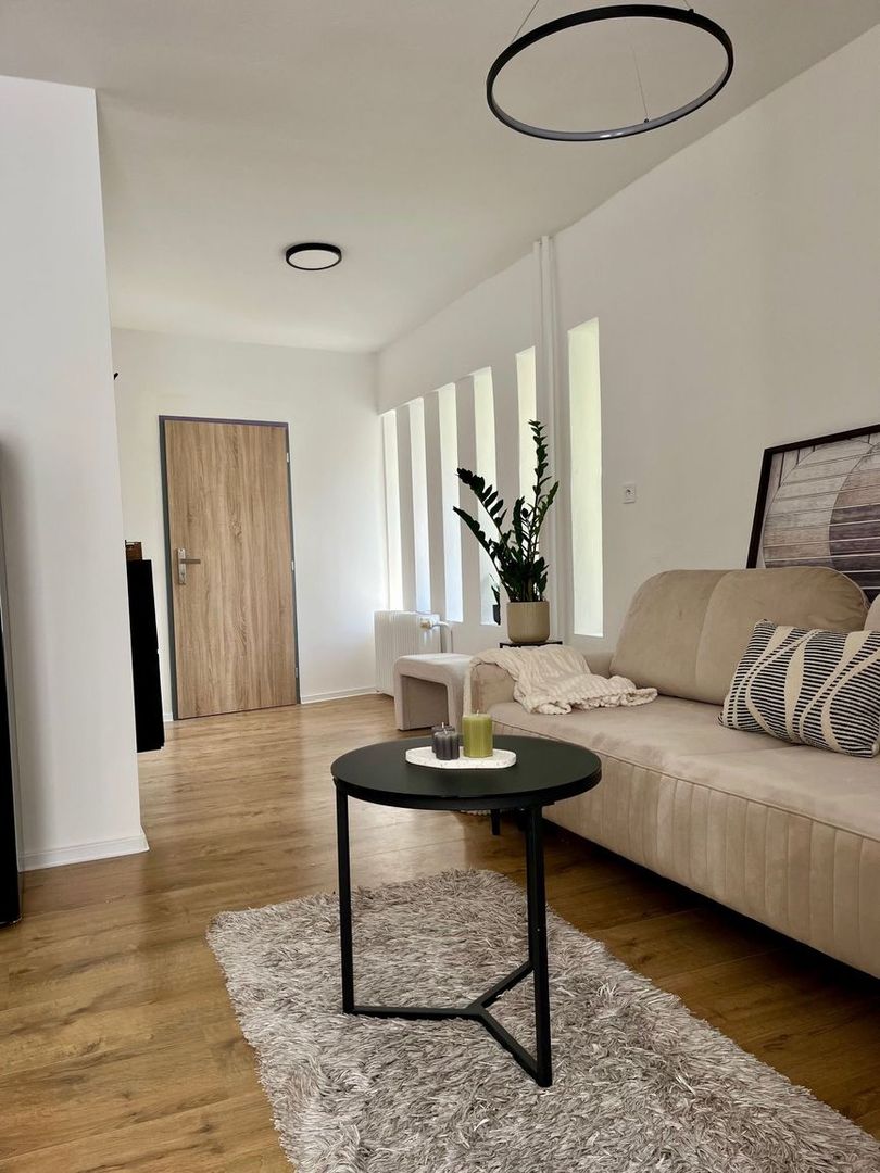 Na prenájom priestranná garsónka v lokalite Horského parku - 2