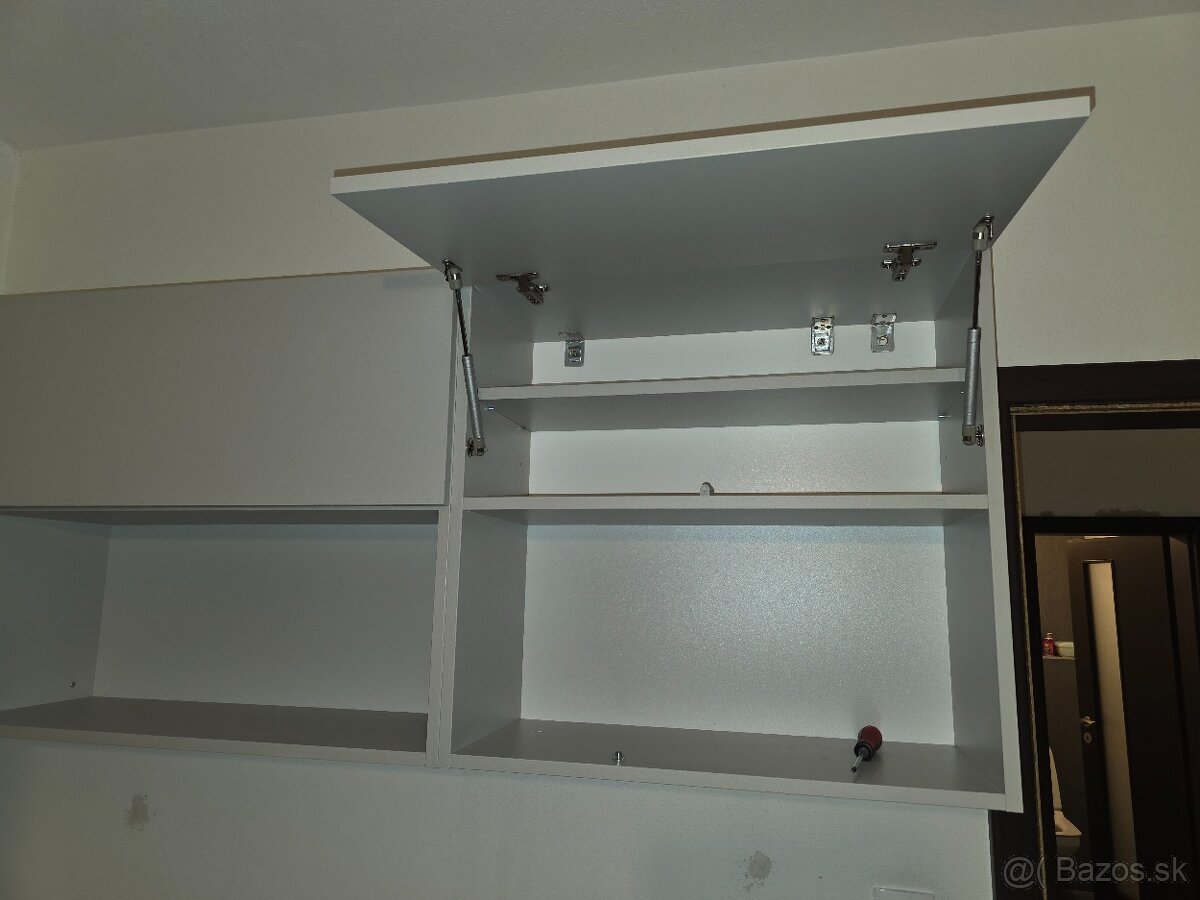 Súprava závesných skriniek - 2