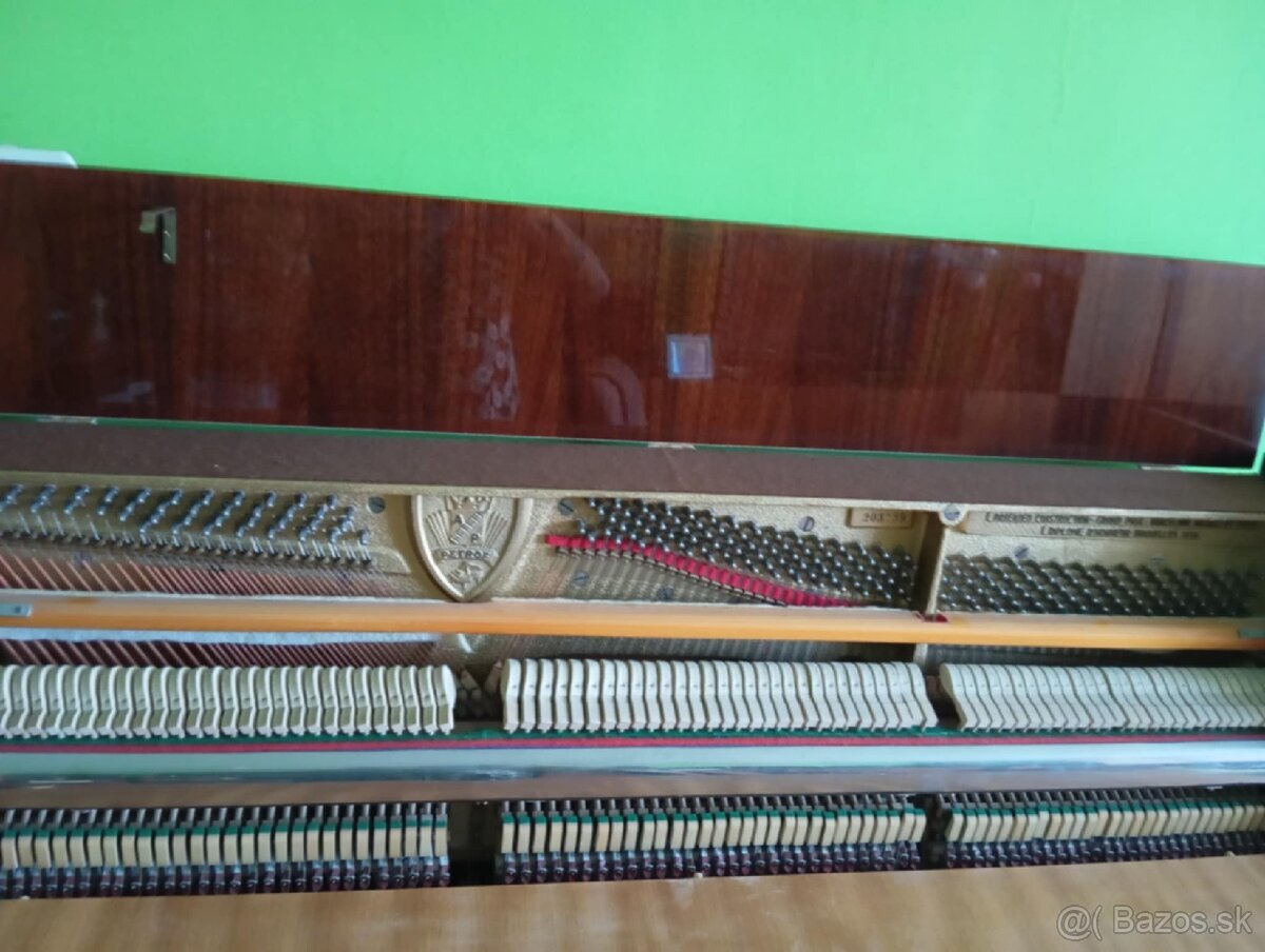 Predám piano Petrof - 2