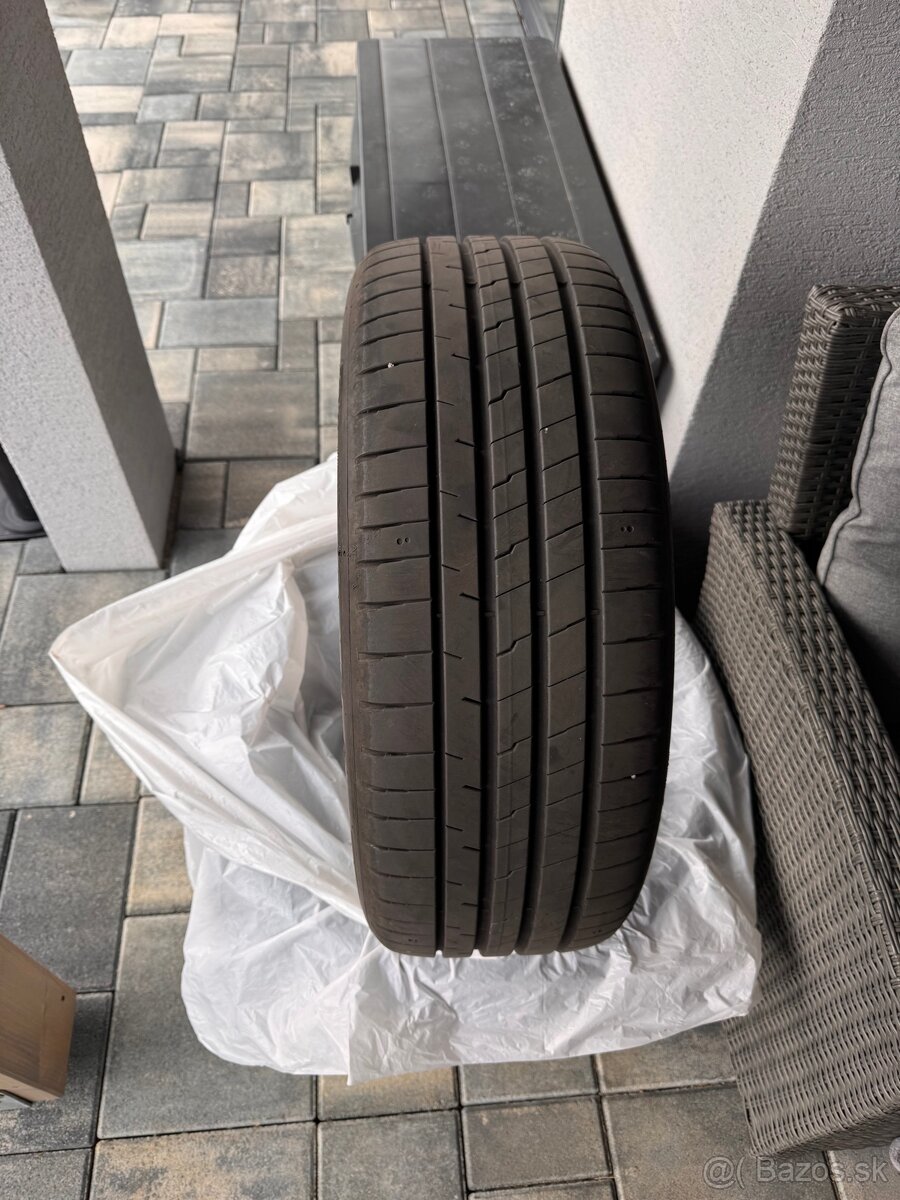 Letné pneumatiky 215/50 R19 3ks - 2