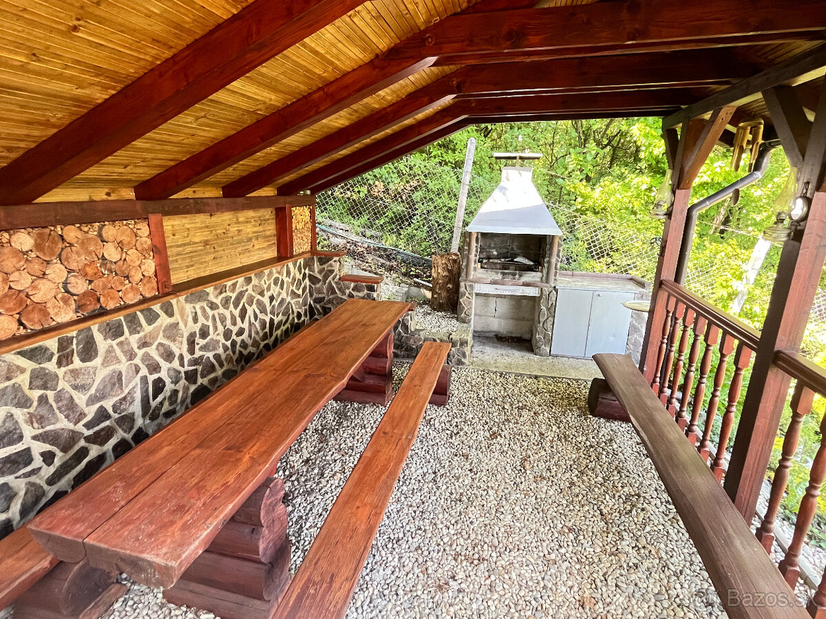 Záhrada 535 m2 s prístreškom a posedením - Kostolná - 2