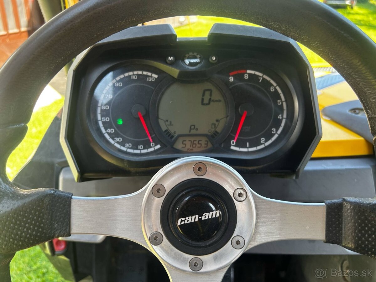 Can-Am Commander 1000
