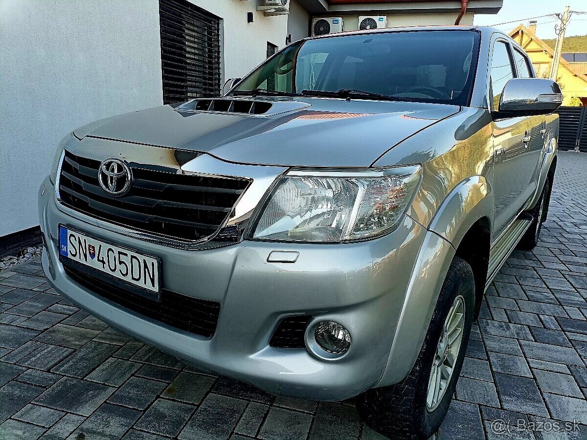 TOYOTA HILUX 2.5DI-D - PREDAJ AJ NA SPLÁTKY