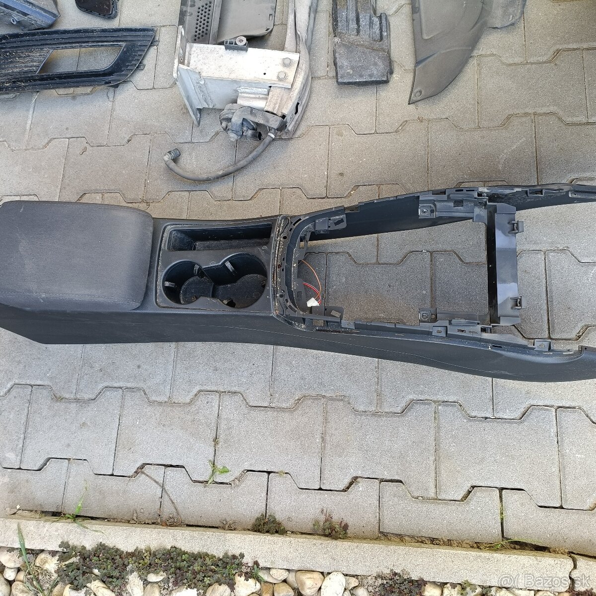 Stredovy tunel s laktovkou audi a4 b8 a5 - 2