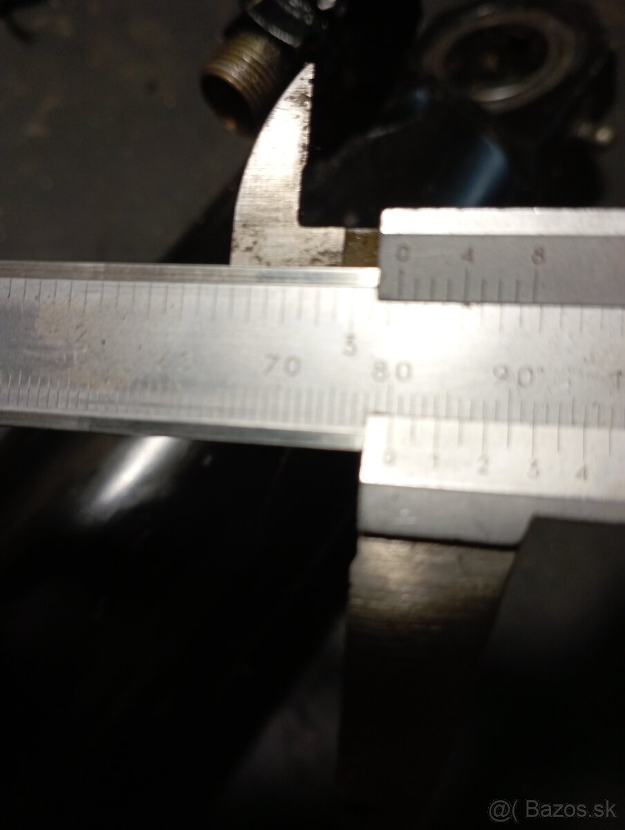 1 činný hydraulický piest - 2