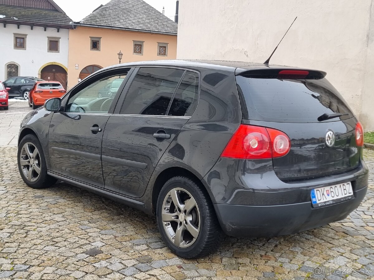 Volkswagwn Golf V 1.4i - 2