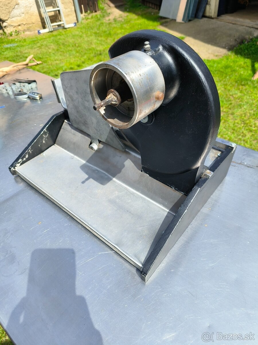 Krájač na mäso - 2